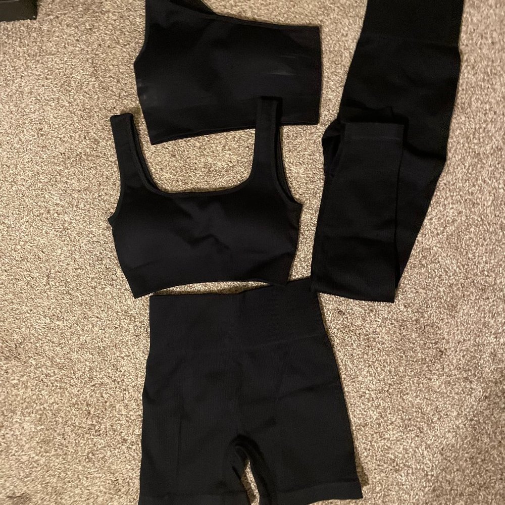 OQQ Women's 4 Piece Outfits Ribbed Exercise Scoop Neck Sports Bra One Shoulder T